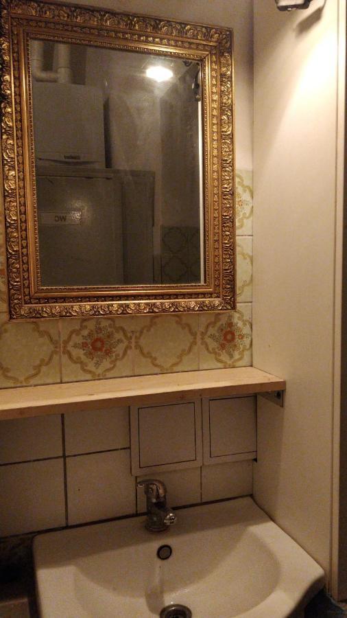 Prague "Above Train Central" Hostel ภายนอก รูปภาพ